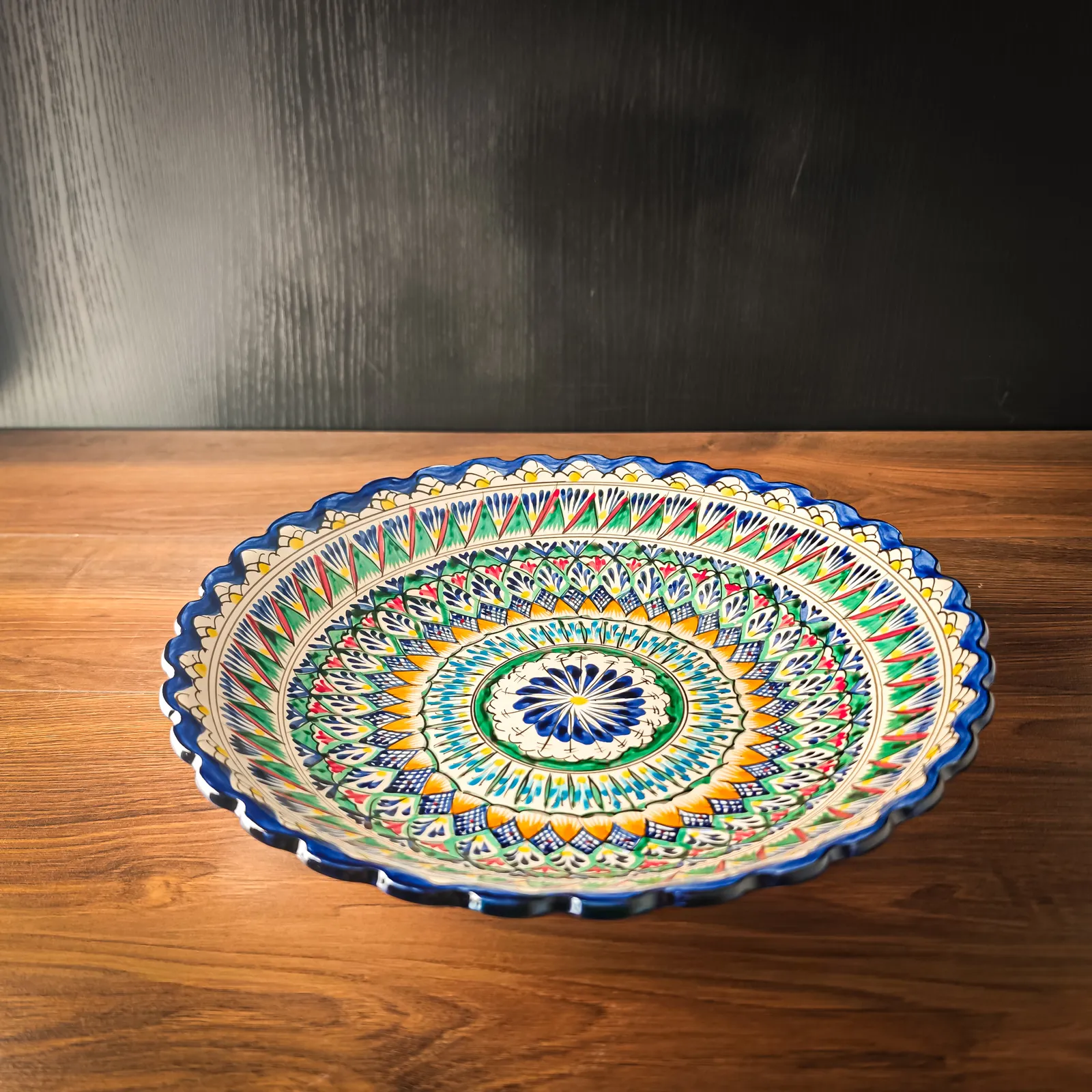 Uzbek plate lyagan ribbed edge Mehrab pattern 34cm ceramic