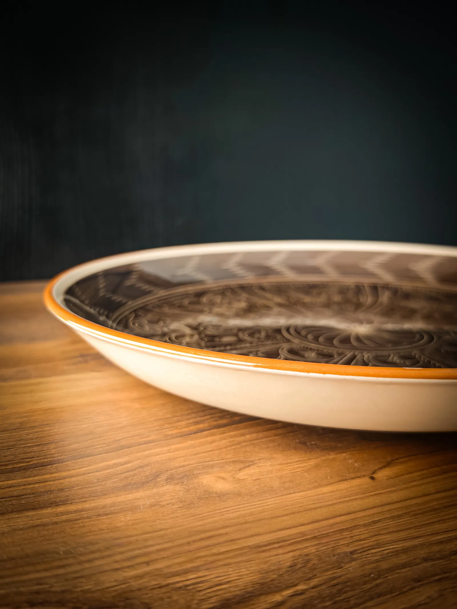 Uzbek plate lyagan brown pencil pattern ceramic 38 cm