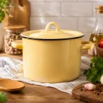 Эмалированная кастрюля 3 л с крышкой для кухни