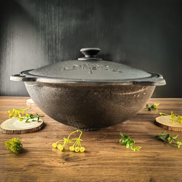 Usbeki malmist pada 8 liitrile, lame põhja ja kaanega