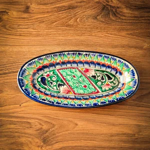 Usbeki ovaalne taldrik käsitsi maalitud traditsioonilise ornamendiga
