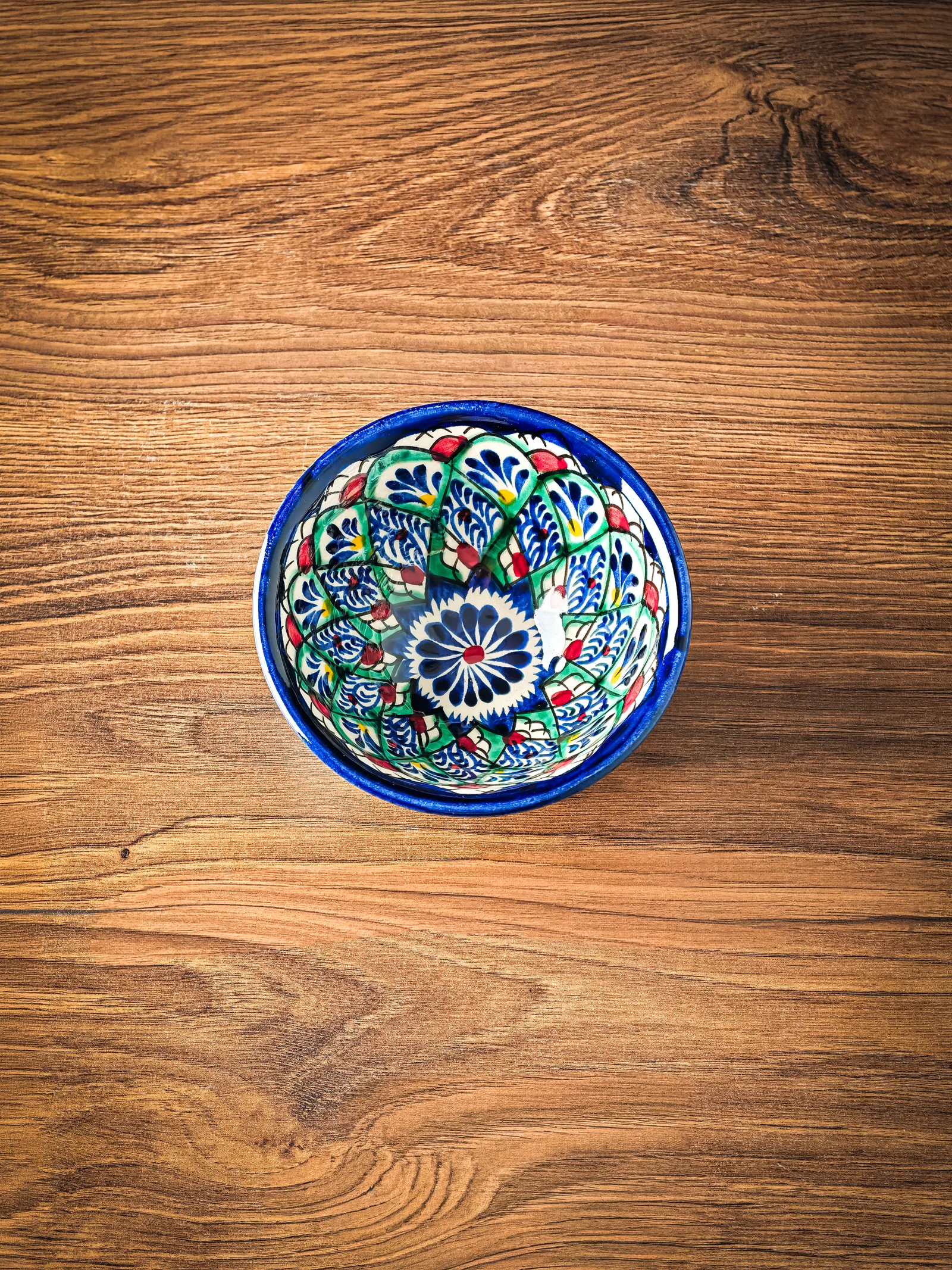 Usbeki kauss traditsioonilise ornamendiga, 11 cm läbimõõt